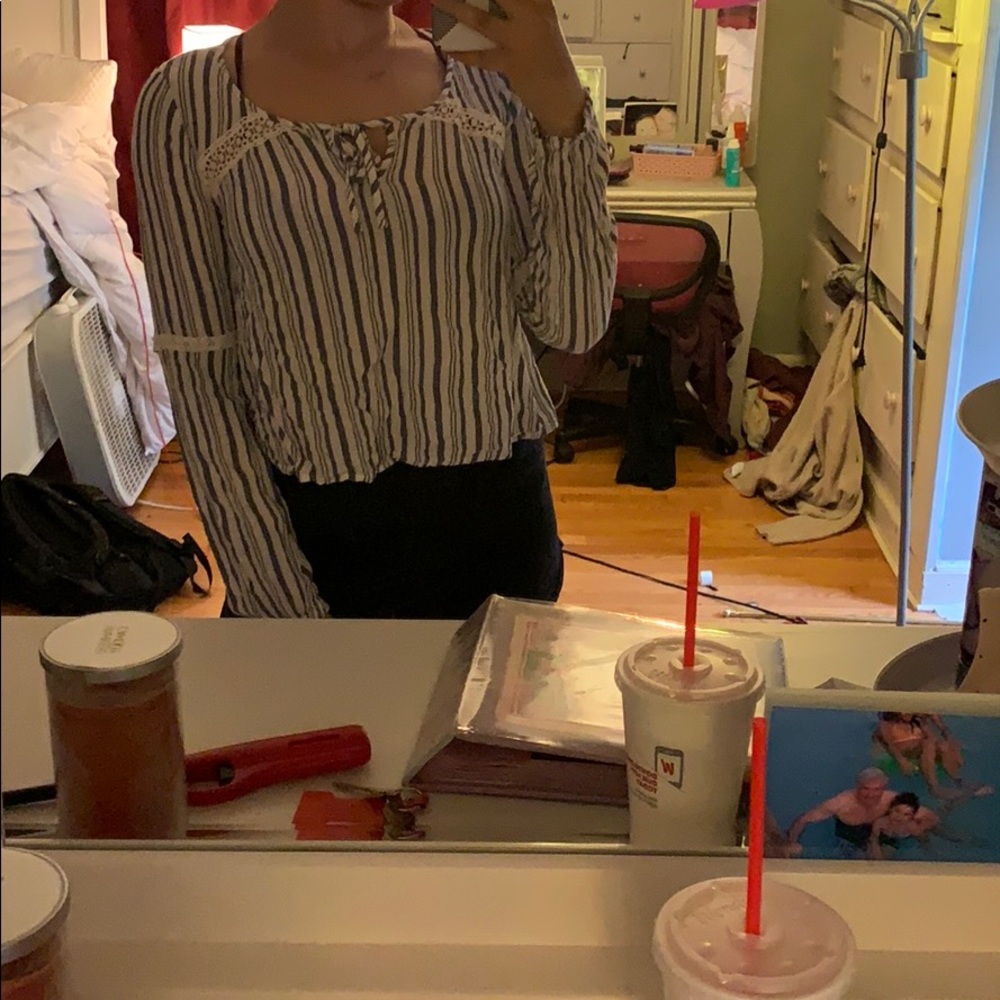 Long sleeve Hollister blouse